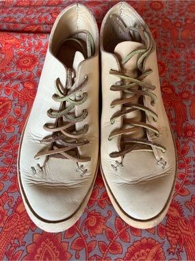 FEIT women’s handsewn low top sz38 in light tan